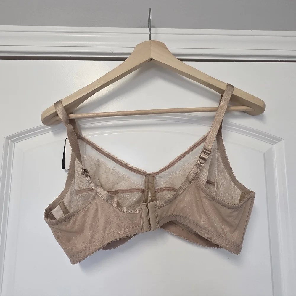 Wacoal Women's Retro Chic Wirefree Bra Size 40D Nude Tan Lace Style 852186 NEW